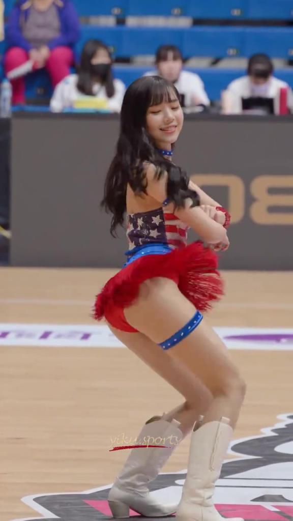 最好的啦啦隊(duì)小姐姐！自信，健康充滿活力！